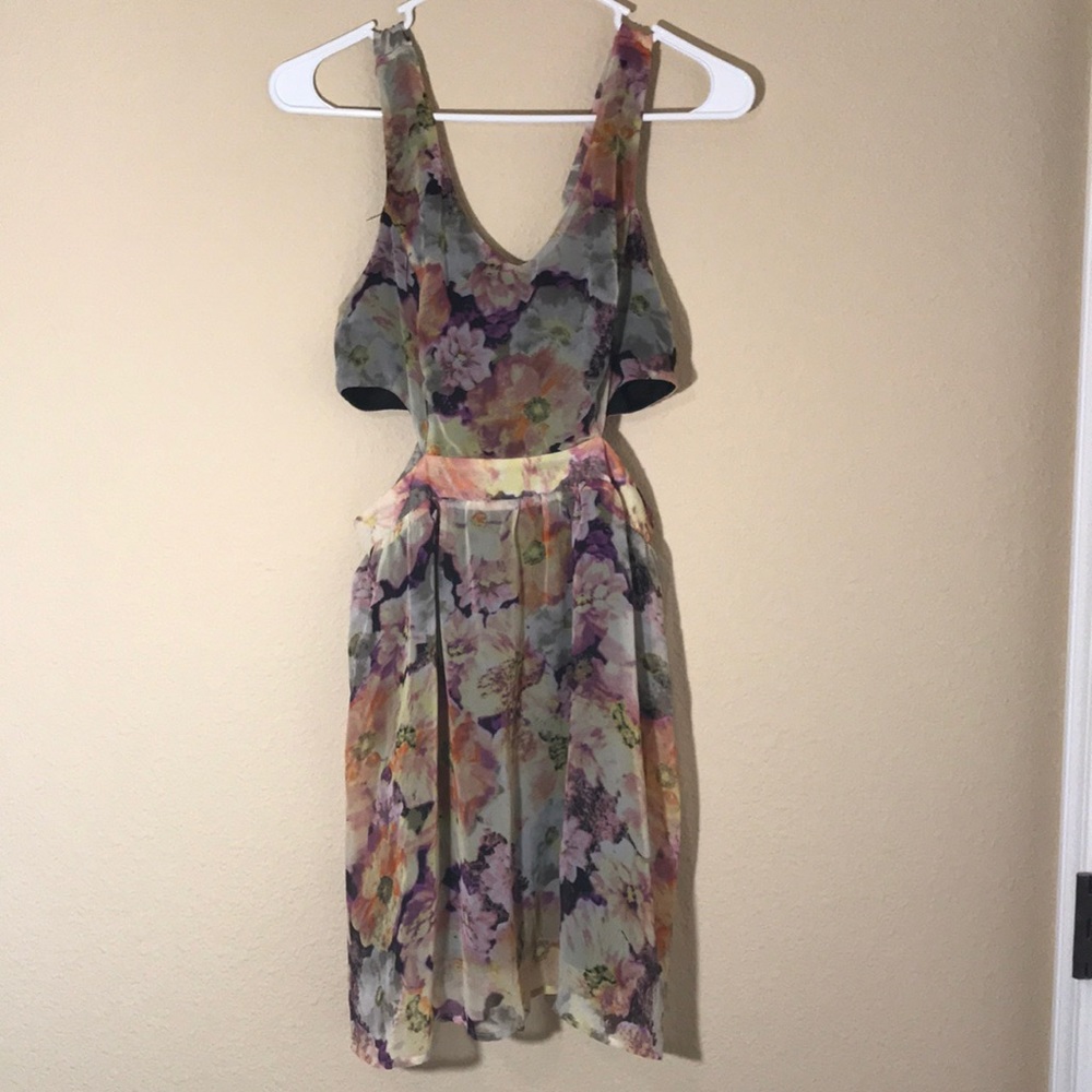FLORAL DRESS - Picture 1 of 5